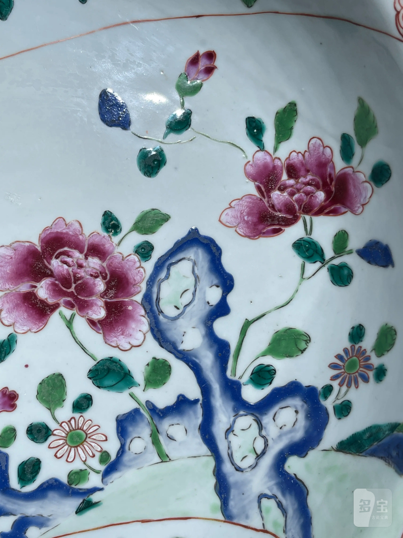 清雍正 粉彩书卷开光花卉纹折沿盆 - 图4